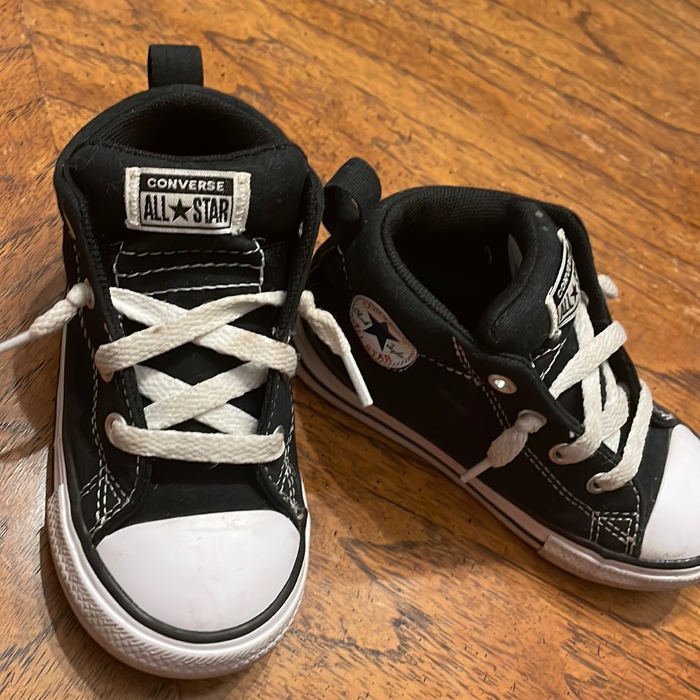 Kid’s Chuck Taylor Mid All Star